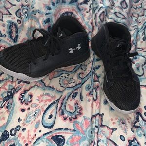 women basketball shoes size 5